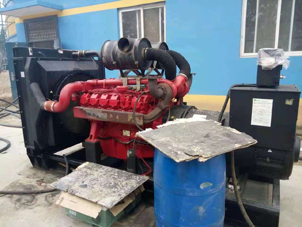 樟树租赁发电机-柴油发电机组的齿轮箱和发电机温升控制